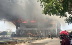 Cháy kinh hoàng ở Hà Tĩnh, thiệt hại ước tính hàng trăm tỉ đồng