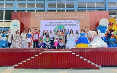 Biến rác thành “sàn diễn”: Học sinh Nguyễn Trãi gây sốt với thời trang tái chế