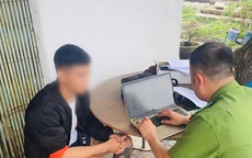 Nam thanh viên 19 tuổi đi xe máy tông CSGT bị thương