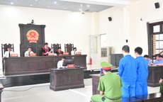 Cay cú vì bị cho là “nhìn đểu”, hai người chém đối phương lãnh 12 năm tù