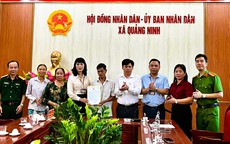 Trao giấy khai sinh cho "liệt sĩ" trở về sau 45 năm lưu lạc