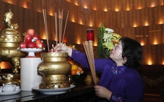 Lãnh đạo TPHCM dâng hương, dâng hoa tưởng niệm các Anh hùng liệt sĩ