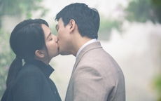 Ngọc Trinh "yêu đương" Lê Xuân Tiền, hôn nhau nồng nàn