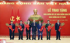 Trao tặng Huân chương cao quý cho lãnh đạo Đảng, Nhà nước và cán bộ cấp cao
