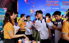 Thị trường lao động TPHCM khởi sắc, hàng chục ngàn người có việc làm mới