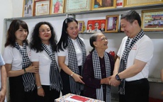 Đảng ủy các cơ quan Đảng TPHCM thăm Mẹ Việt Nam Anh hùng tại Cao Bằng