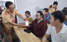 CHÍNH QUYỀN SỐ CHẠM TỚI LÒNG DÂN (*): AI "vào cuộc" cùng CSGT
