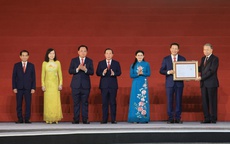 Tổng Bí thư, Chủ tịch nước Tô Lâm trao Nghị quyết của Quốc hội về thành lập thành phố Đồng Nai