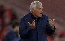 Mourinho tái xuất để “dẹp loạn” phòng thay đồ Real Madrid