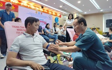 Hàng trăm người lao động tại SAWACO hiến máu tình nguyện cứu người