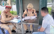 Vi phạm nồng độ cồn bị tước giấy phép lái xe, một cán bộ xã vẫn lái xe trên cao tốc