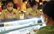Giá vàng hôm nay 22-5: Tiếp tục nóng lên