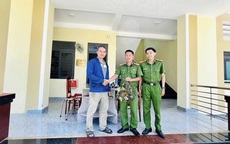Bất ngờ phát hiện cá thể cu li quý hiếm leo dây điện trước nhà dân ở Gia Lai