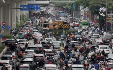 Nhiều điểm giao thông ở Hà Nội ùn tắc trong ngày đầu tiên đi làm trở lại sau kỳ nghỉ lễ