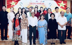 NSND Thanh Hoa tri ân những thanh xuân lặng lẽ của sân khấu âm nhạc tại TP HCM