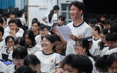 Không khí đặc biệt trong lớp luyện thi miễn phí ở TPHCM