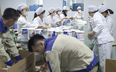Truy tố cựu cán bộ nhận tiền tỉ "chạy án" cho doanh nghiệp sữa giả