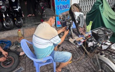 "Phù phép" xe đạp điện thành xe máy điện