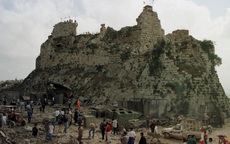 Quân đội Israel tiến sâu vào miền Nam Lebanon, chiếm núi chiến lược