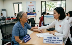 Nhất quyết yêu cầu cụ bà hơn 90 tuổi đến phường: Không thể máy móc hóa con người!