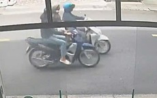 TPHCM: Cướp giật dây chuyền đem về đưa cho mẹ ruột bán