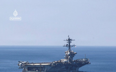 Iran nhắm tàu khu trục Mỹ, Washington nói “Tehran nói dối”