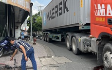 Nam thanh niên chạy xe đạp bị xe container tông tử vong ở TPHCM