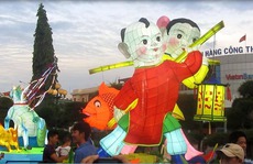 Hàng ngàn lồng đèn sáng rực phố biển Phan Thiết