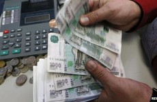 Đồng rúp tụt giá mạnh so với đồng USD và Euro