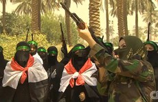 Iraq: Thiếu nữ 14 tuổi cầm súng trường bảo vệ thủ đô