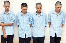 Đi bar uống say, bị hiếp dâm tập thể