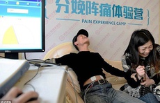 Các ông chồng Trung Quốc xếp hàng trải nghiệm đau đẻ