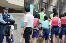 Nhật tìm cách bảo vệ học sinh