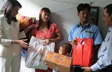 Chăm lo Tết cho công nhân khó khăn