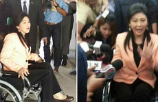 Bà Yingluck ngồi xe lăn họp nội các