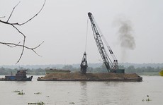 Lập lờ nạo vét sông