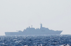 Trung Quốc đưa thêm 2 tàu chiến tấn công nhanh đến giàn khoan 981