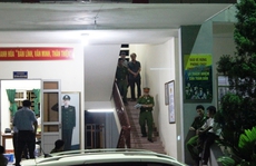Cảnh sát rút súng, khống chế bắt nhiều kiểm lâm tại trụ sở