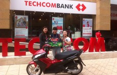 Techcombank trao xe Honda AirBlade cho khách hàng may mắn