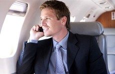 Mỹ sẽ cấm gọi di động trên máy bay ?