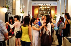 Đi “chợ châu Á” mùa sale off
