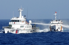 Tàu Trung Quốc chia thành 2 vòng vây ép tàu Việt Nam