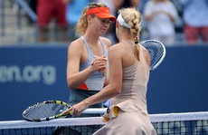 Nóng bỏng vòng 4, Wozniacki loại “búp bê” Sharapova
