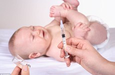 Ba trẻ sơ sinh hết nhiễm HIV nhờ vắc-xin