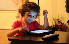 Máy tính bảng hỗ trợ điều trị trẻ tự kỷ