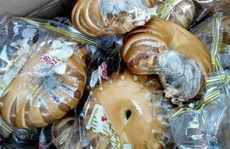 Trung Quốc cứu nạn nhân bão Thần Sấm bằng bánh mì mốc