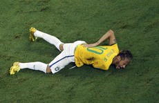 Giới bóng đá chia buồn, động viên Neymar