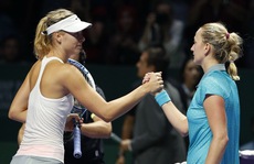 Wozniacki hạ Radwanska, Sharapova đại bại trước Kvitova