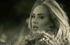 Adele nhiều lần được mời chụp ảnh khỏa thân