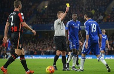Chelsea lại thua sân nhà, Mourinho hết hy vọng Top 4